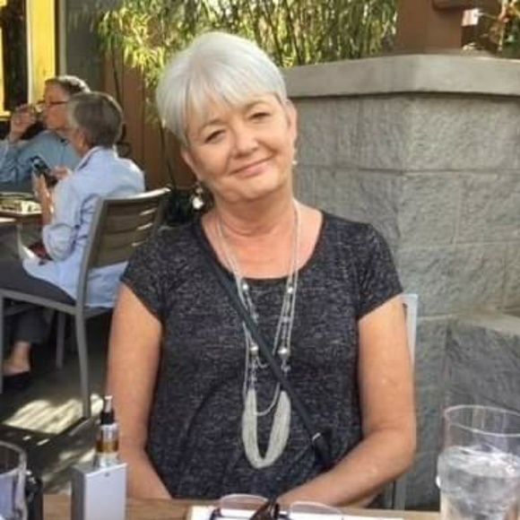 Meet your Posher, Lisa - Picture 1 of 1